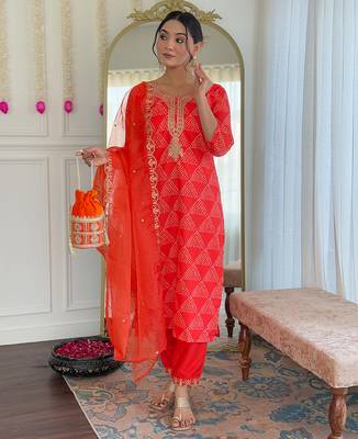Red french crepe print with thread embroidered kurta pant set 2
