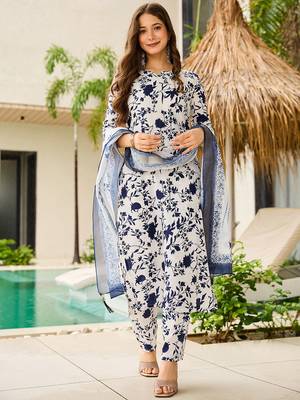 Off white silk blend printed kurta pant set 2
