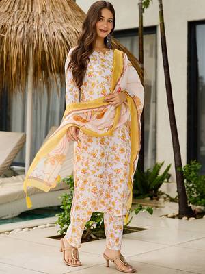 Off white silk blend printed kurta pant set 2