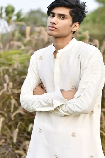 white embroidered chanderi kurta pajama set