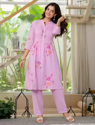  Women Floral Printed Pleated Cotton Kurta Set 2