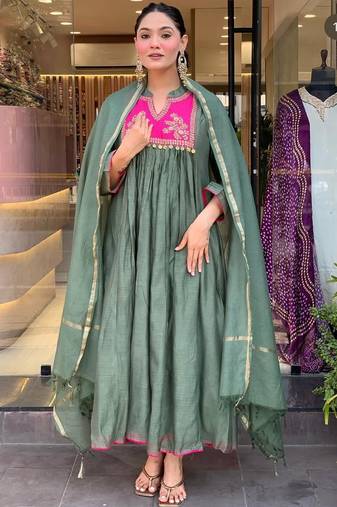 Aaysa Yoke Design Empire Chanderi Silk A-Line Kurta With Trousers & Dupatta