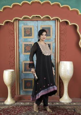 Black embroidered georgette asymmetrical kurta pants set 3