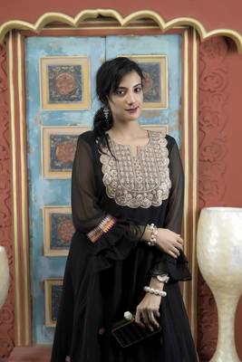 Black embroidered georgette asymmetrical kurta pants set 5