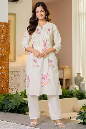 Aaysa Women Floral Printed Pure Cotton Kurta with Trouser