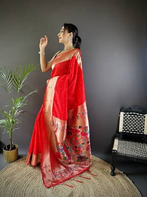 Red silk blend zari weaving butti kanchipuram saree 2