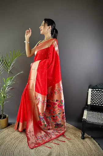 Red silk blend zari weaving butti kanchipuram saree