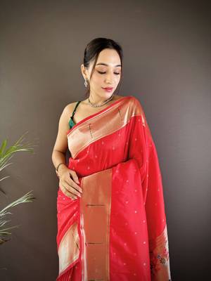 Red silk blend zari weaving butti kanchipuram saree 4