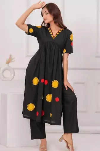 Aaysa Women Woven Design Embroidered Cotton Kurta with Trousers