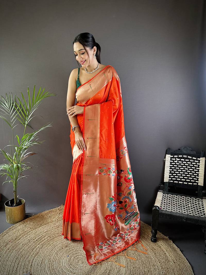 Red silk Blend zari weaving butti kanchipuram saree