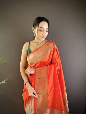 Red silk Blend zari weaving butti kanchipuram saree 4