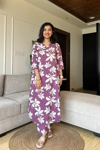 Aaysa Floral Printed V-Neck Pure Cotton Kurta with Trousers