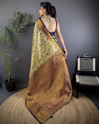 Green silk leheriya meenakari zari weaves dharmavaram saree 4