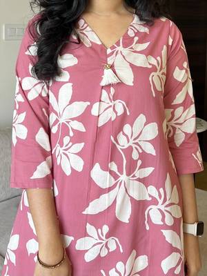  Floral Printed V-Neck Pure Cotton Kurta with Trousers 3