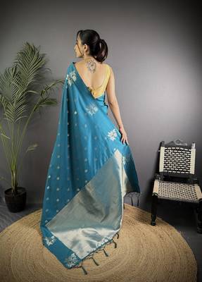 Firozi lichi blend silk flower zari weaving banarasi saree 4
