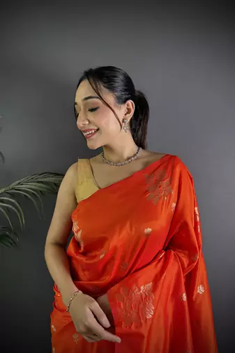 Red lichi blend silk flower zari weaving banarasi saree