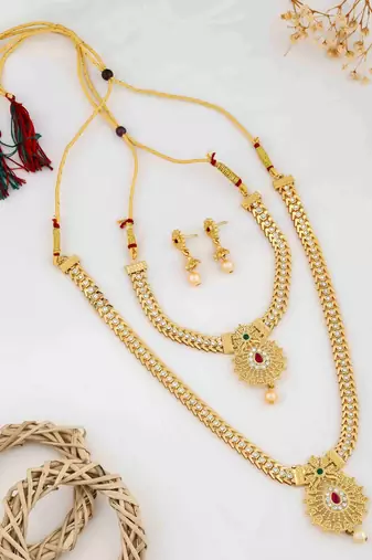 Traditional gold plated  necklace set with earrings for women – temple jewellery with kundan & pearl detailing