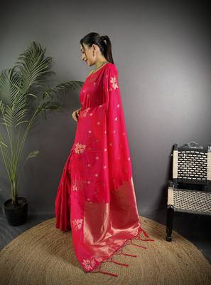 Red lichi blend silk flower zari weaving banarasi saree 2