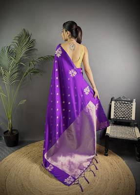 Violet lichi blend silk flower zari weaving banarasi saree 4
