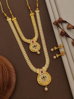 Traditional gold plated  necklace set with earrings for women – temple jewellery with kundan & pearl detailing 2