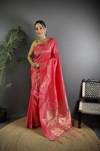 Pink lichi blend silk flower zari weaving banarasi saree