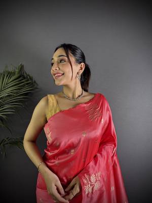 Pink lichi blend silk flower zari weaving banarasi saree 3