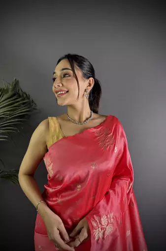Pink lichi blend silk flower zari weaving banarasi saree