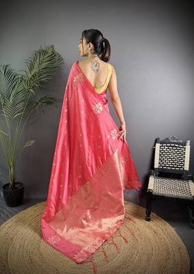 Pink lichi blend silk flower zari weaving banarasi saree 4