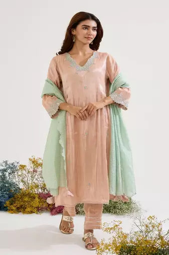 Pink embroidered tissue kurta set with dupatta