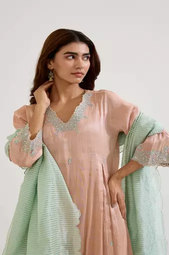 Pink embroidered tissue kurta set with dupatta
