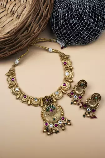 Unique rajwadi pushp necklace set
