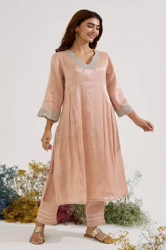 Pink embroidered tissue kurta set with dupatta