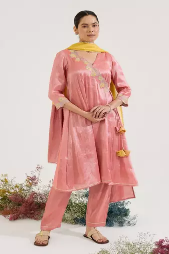 Red embroidered tissue kurta set with dupatta