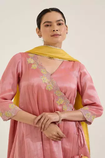 Red embroidered tissue kurta set with dupatta
