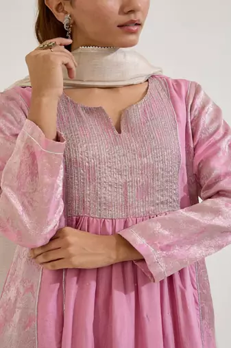 Lilac embroidered jacquard kurta set with dupatta