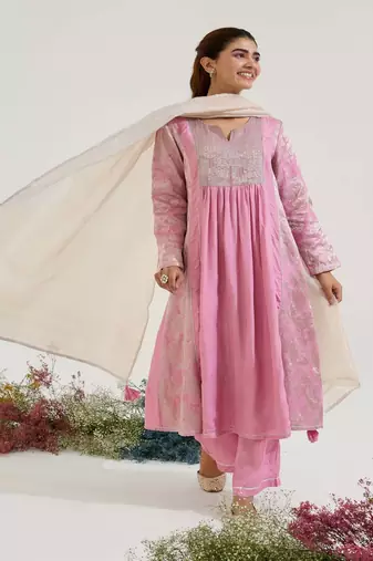 Lilac embroidered jacquard kurta set with dupatta