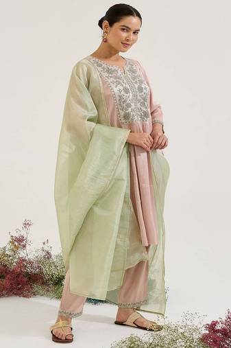 Pink embroidered tissue kurta set with dupatta