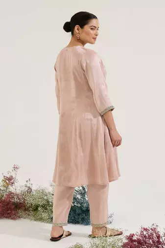 Pink embroidered tissue kurta set with dupatta