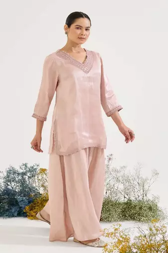 Pink embroidered tissue kurta set with dupatta