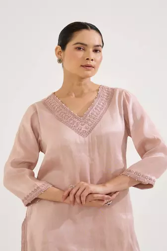 Pink embroidered tissue kurta set with dupatta