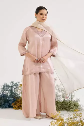 Pink embroidered tissue kurta set with dupatta