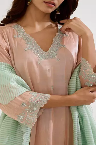 Pink embroidered tissue kurta set with dupatta