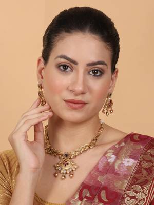 Captivating gold plated rajwadi pendant necklace set 1