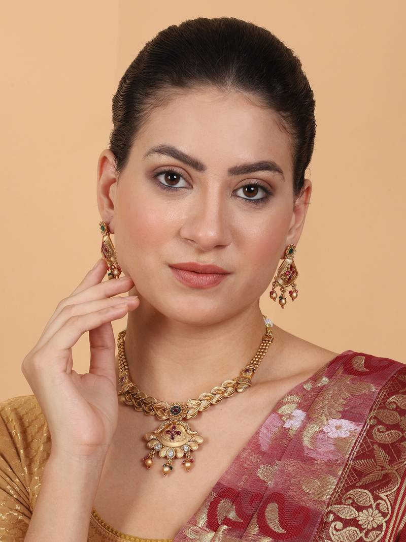 Captivating gold plated rajwadi pendant necklace set