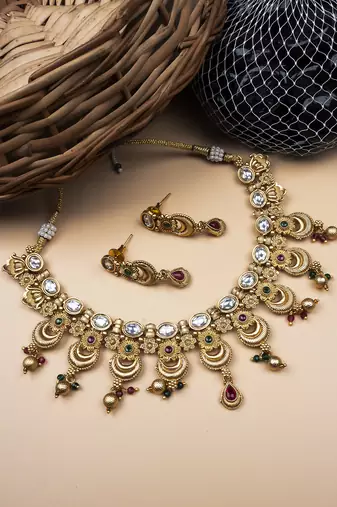 Luxurious gold plated rajwadi necklace set