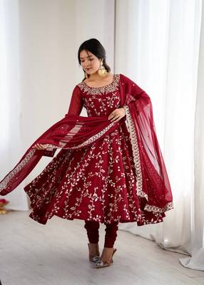 Women's Ethnic Anarkali Gown Set 4