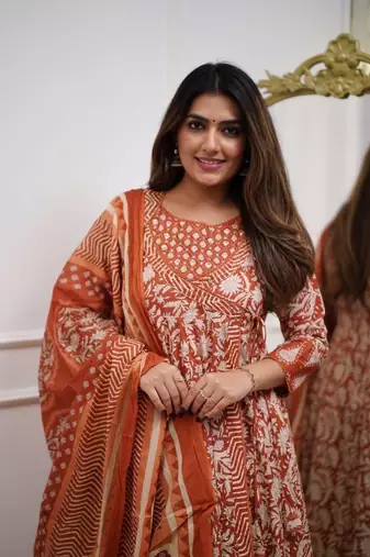 Orange Women Floral Printed Cotton Kurta with Trousers & Dupatta
