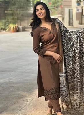  Floral Embroidered Notch Neck  Cotton Kurta With Trouser & Dupatta 1