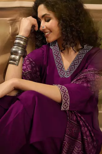Women's purple v-neck embroidered kurta with trousers & dupatta