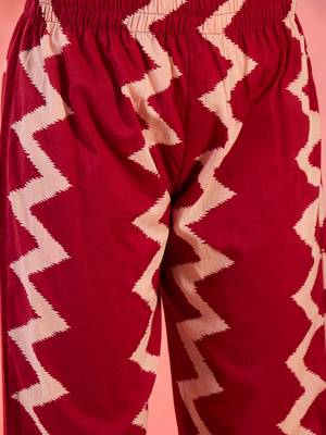 Women's maroon & beige geometric printed a-line kurta with trousers & dupatta 2
